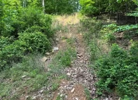 39.58+/-acres overlooking the beautiful Nick-A-Jack Lake