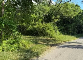 Stunning 2.5+/-acre unrestricted property on Middle Ridge Road in Beersheba Springs, TN
