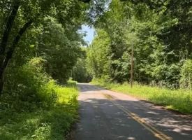 40+/-acres in Sequatchie Valley with a Creek