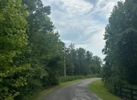 1.54+/-acres wooded lot located in the gated community of Sequatchie Point