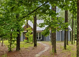 Beautiful custom-built home Nestled within the desirable Ridges at Franklin Forest