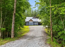 Beautiful custom-built home Nestled within the desirable Ridges at Franklin Forest