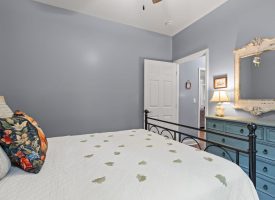 Beautiful custom-built home Nestled within the desirable Ridges at Franklin Forest