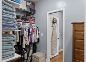 Beautiful custom-built home Nestled within the desirable Ridges at Franklin Forest
