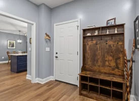 Beautiful custom-built home Nestled within the desirable Ridges at Franklin Forest