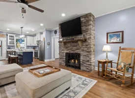 Beautiful custom-built home Nestled within the desirable Ridges at Franklin Forest