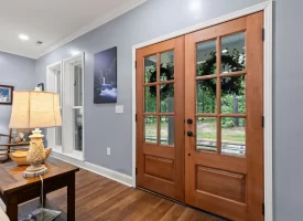 Beautiful custom-built home Nestled within the desirable Ridges at Franklin Forest