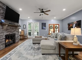 Beautiful custom-built home Nestled within the desirable Ridges at Franklin Forest
