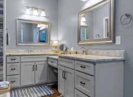 Beautiful custom-built home Nestled within the desirable Ridges at Franklin Forest