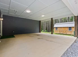 Beautiful custom-built home Nestled within the desirable Ridges at Franklin Forest