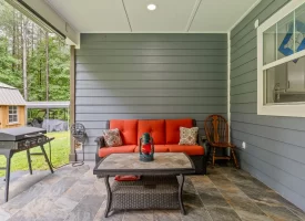 Beautiful custom-built home Nestled within the desirable Ridges at Franklin Forest